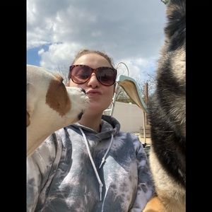 Meet your Posher, Alayna